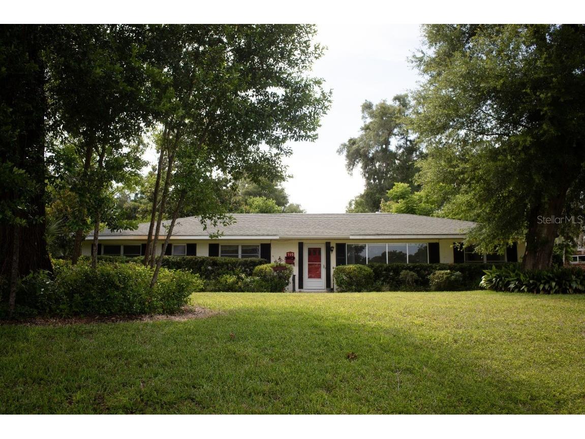 715 Eastover Circle Deland FL 32724 V4935934 image1