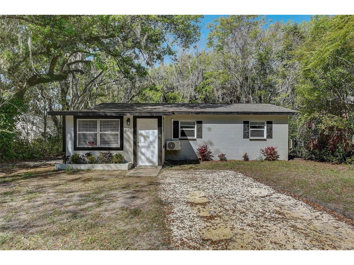 715 N Chester Street Leesburg FL 34748 O6187311 image1