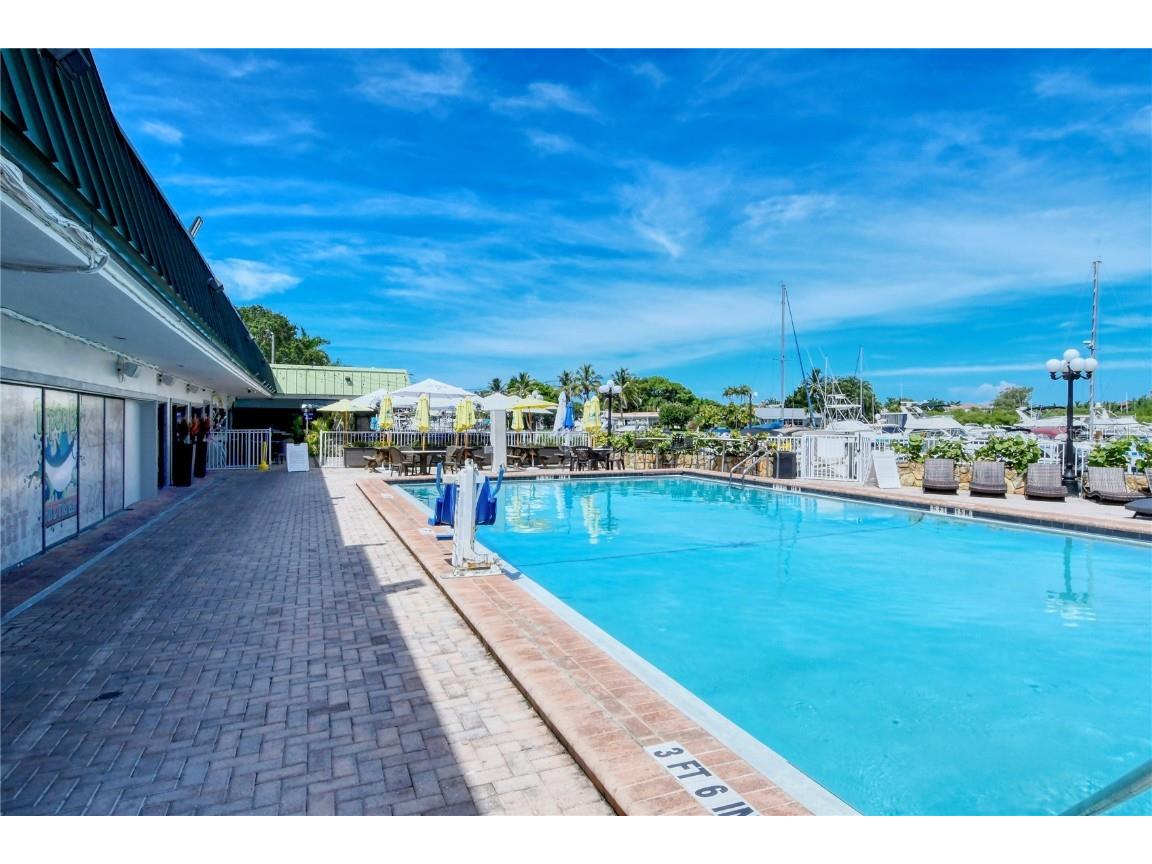 7150 N Tamiami Trail #S-600 Sarasota FL 34243 C7508676 image15