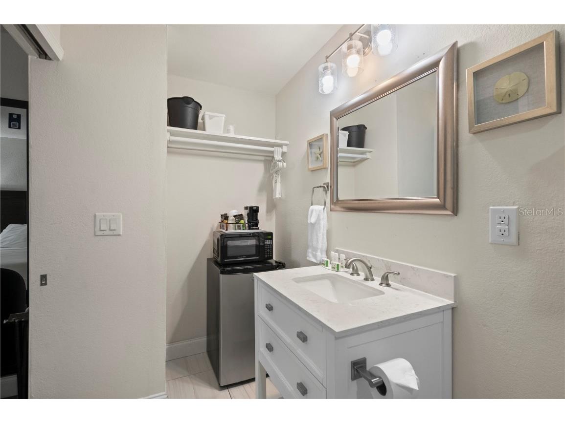 7150 N Tamiami Trail #S-600 Sarasota FL 34243 C7508676 image7