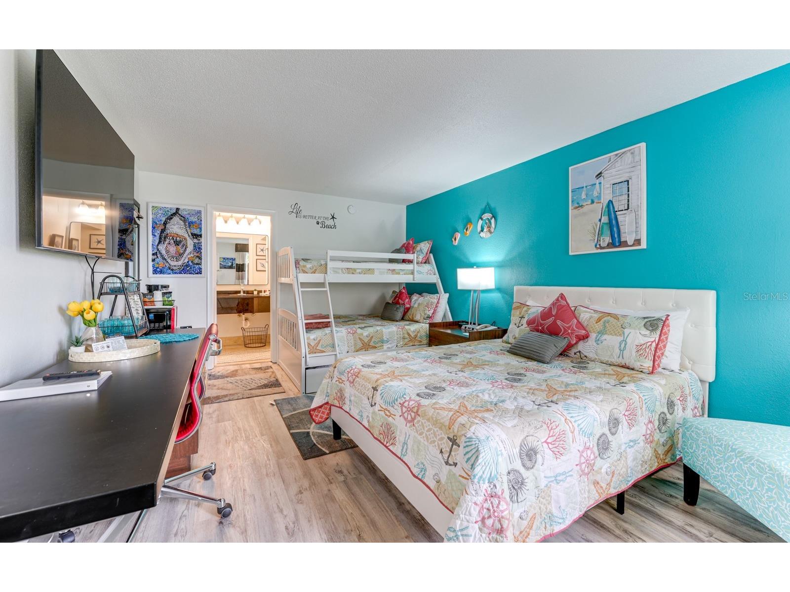 7150 N Tamiami Trail #S-612 Sarasota FL 34243 A4684634 image4