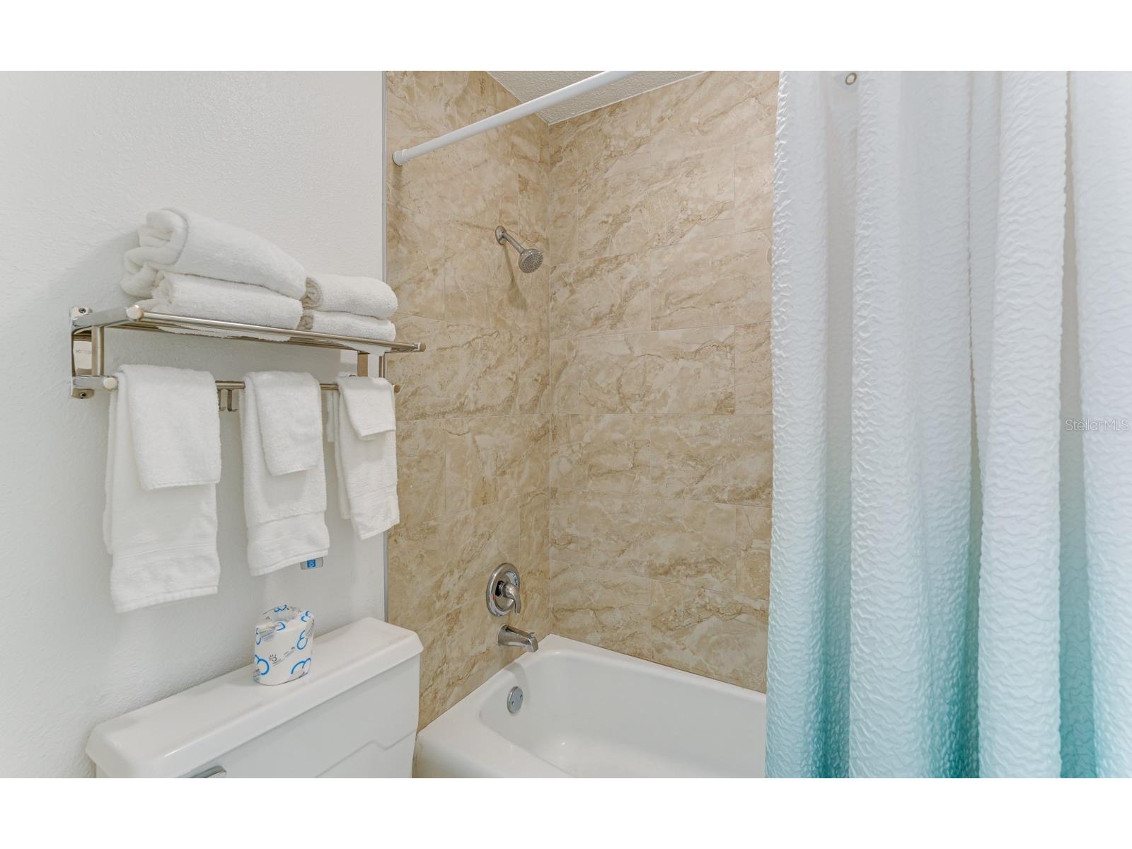 7150 N Tamiami Trail #S-612 Sarasota FL 34243 A4684634 image9