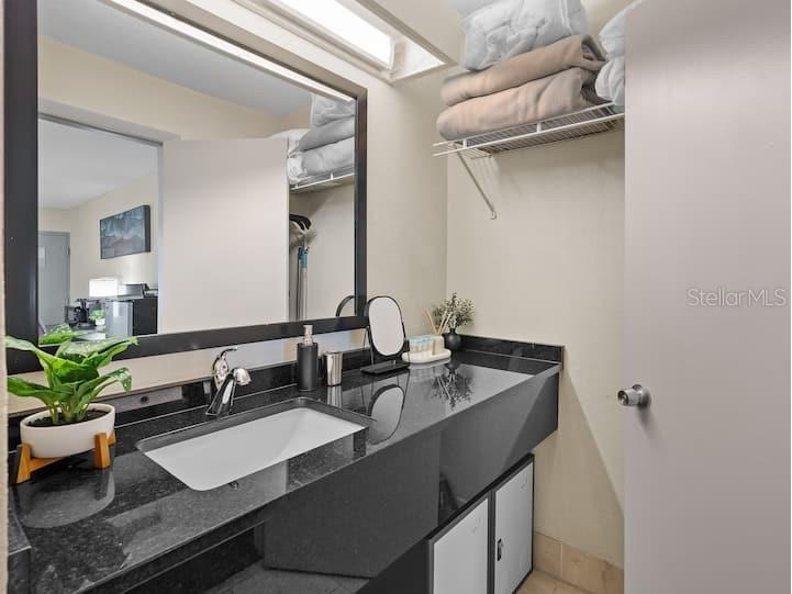 7150 N Tamiami Trail #S-613 Sarasota FL 34243 A4671328 image13