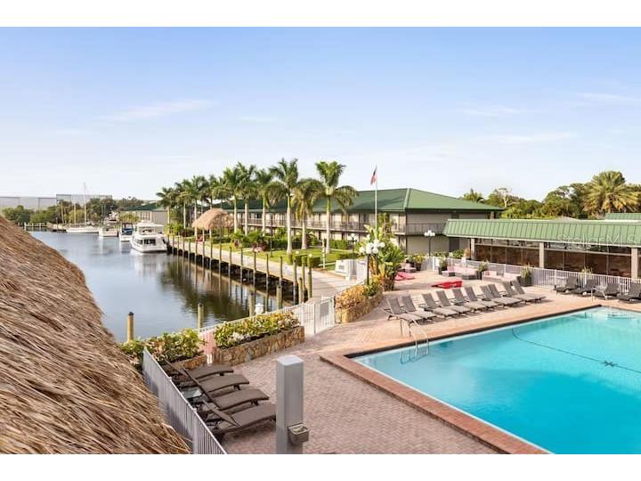 7150 N Tamiami Trail #S-613 Sarasota FL 34243 A4671328 image17