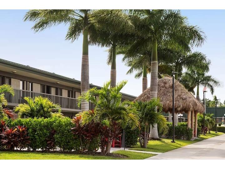 7150 N Tamiami Trail #S-613 Sarasota FL 34243 A4671328 image33