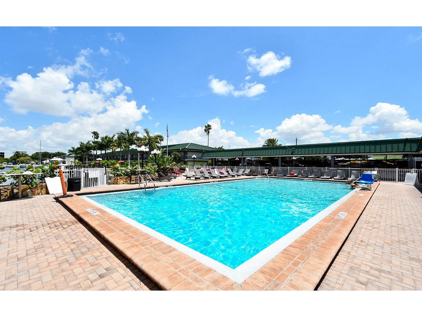 7150 N Tamiami Trail #S-614 Sarasota FL 34243 A4684819 image10