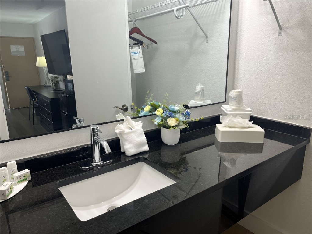 7150 N Tamiami Trail #S510 Sarasota FL 34243 A4640677 image6