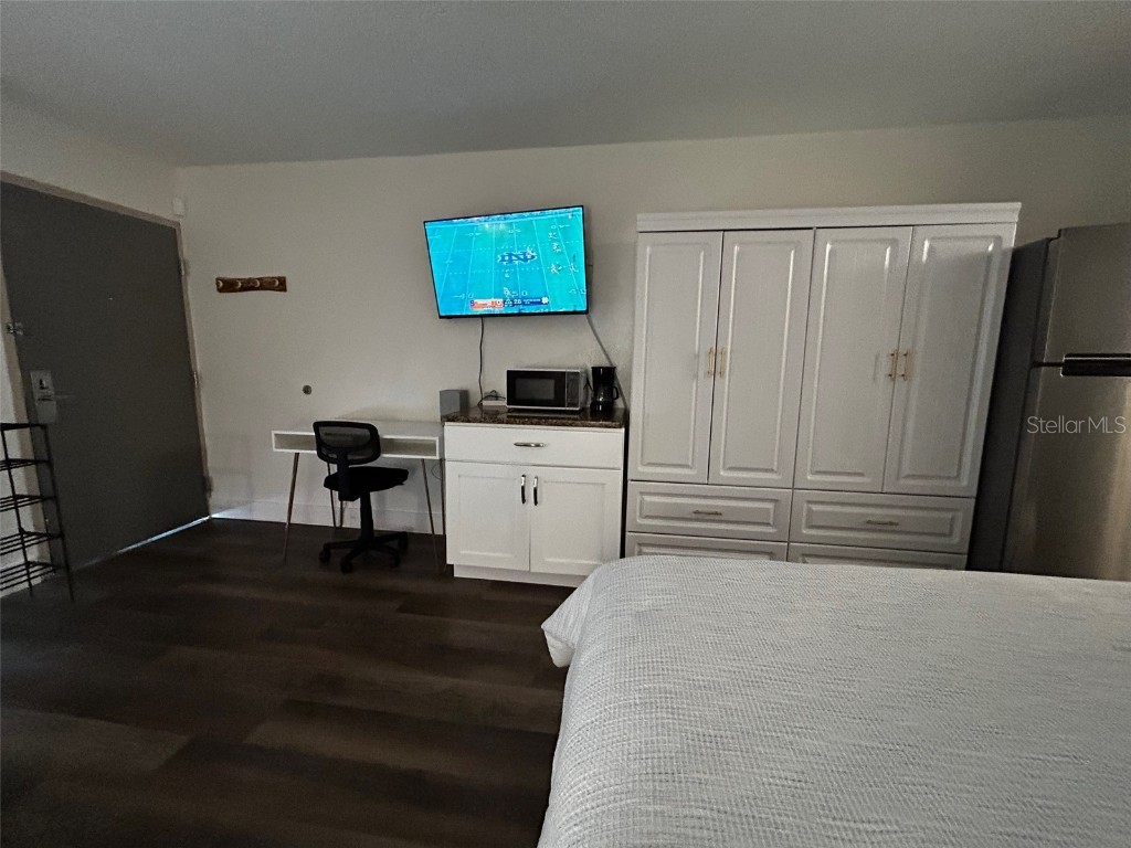 7150 N Tamiami Trail #S515 Sarasota FL 34243 B4902118 image5