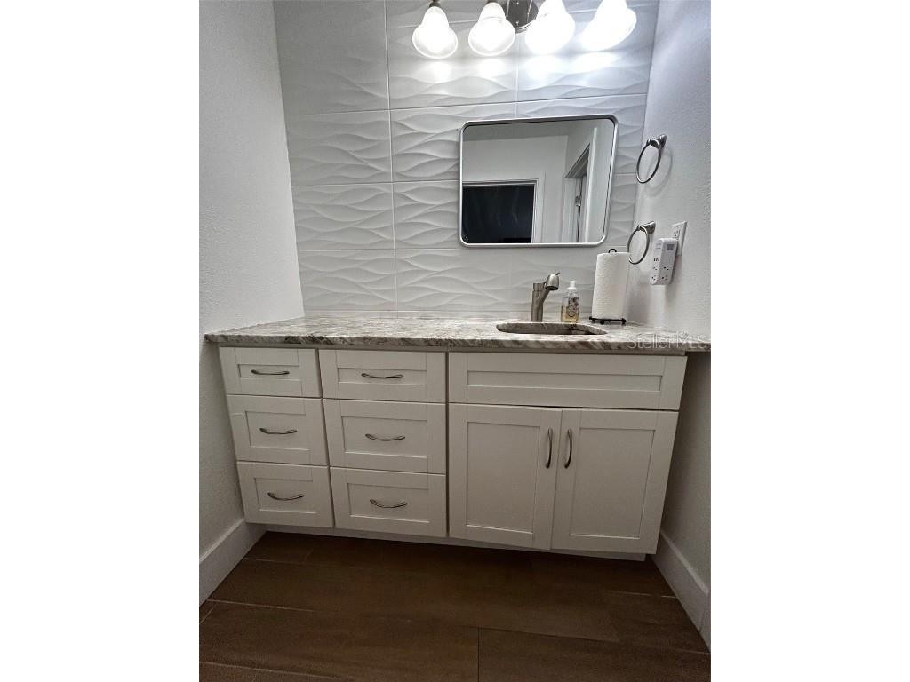 7150 N Tamiami Trail #S515 Sarasota FL 34243 B4902118 image8