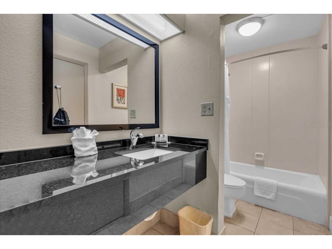 7150 N Tamiami Trail #S615 Sarasota FL 34243 A4664014 image10