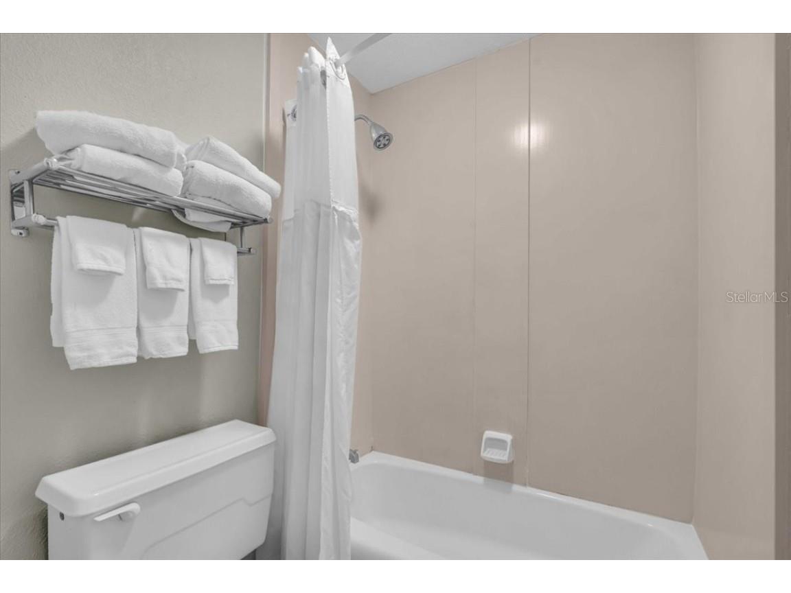 7150 N Tamiami Trail #S615 Sarasota FL 34243 A4664014 image11