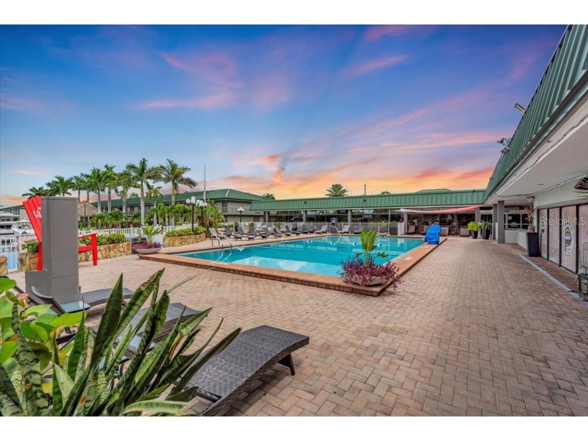 7150 N Tamiami Trail #S615 Sarasota FL 34243 A4664014 image15