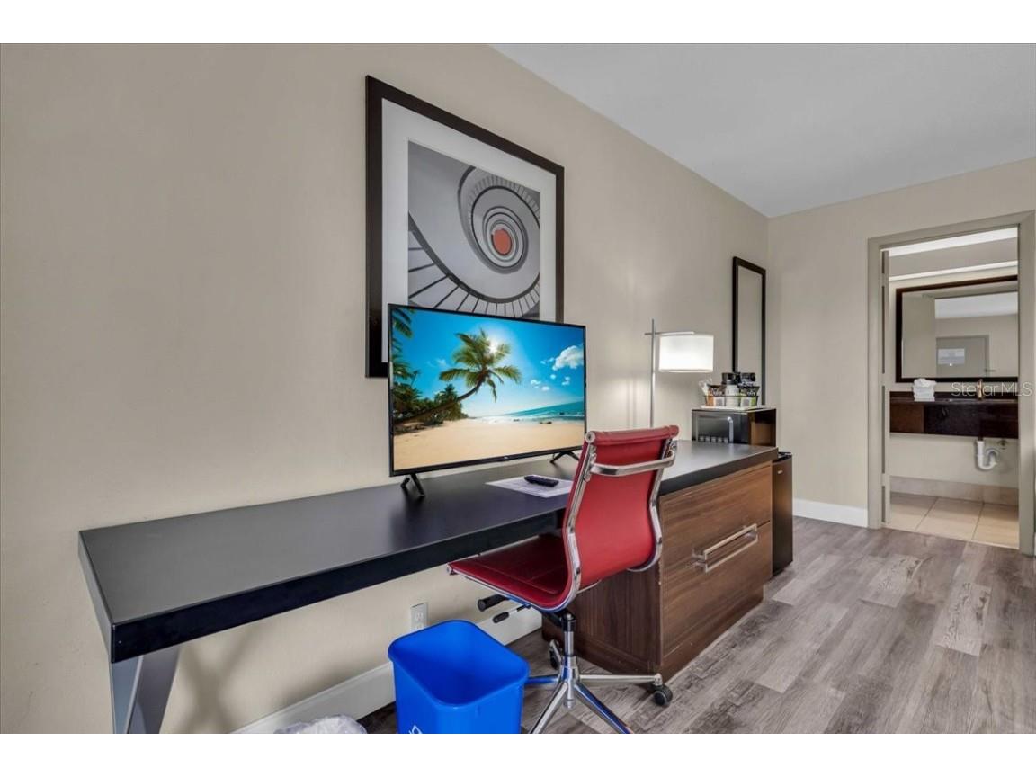 7150 N Tamiami Trail #S615 Sarasota FL 34243 A4664014 image8