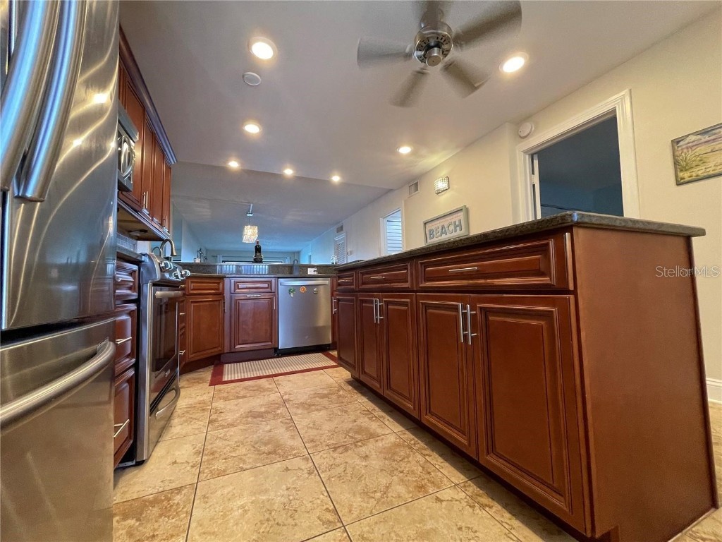 7150 Sunset Way #203 Saint Petersburg FL 33706 TB8395593 image3