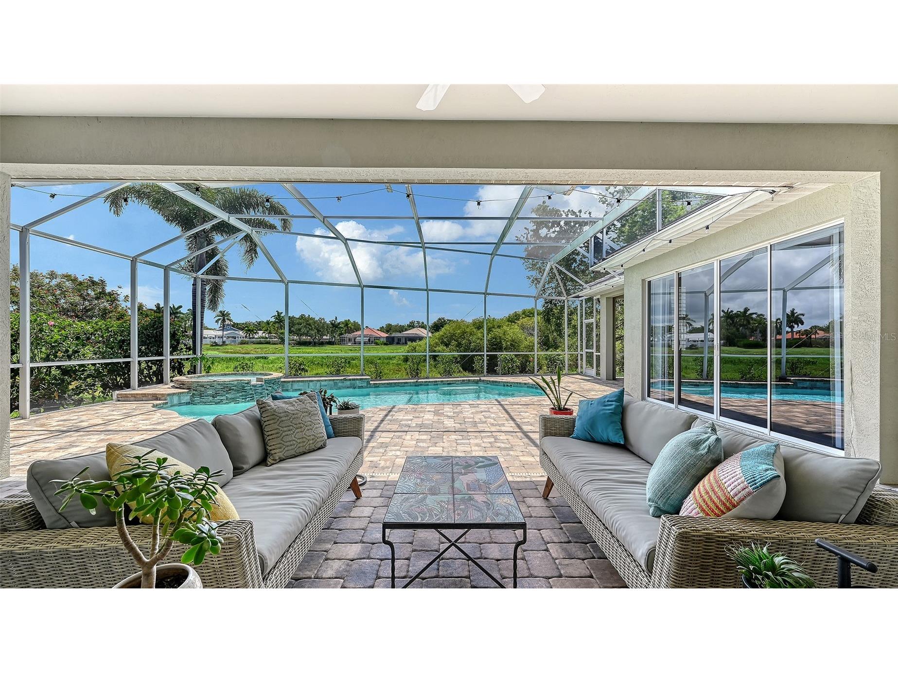 7151 Wainscott Court Sarasota FL 34238 A4695421 image13