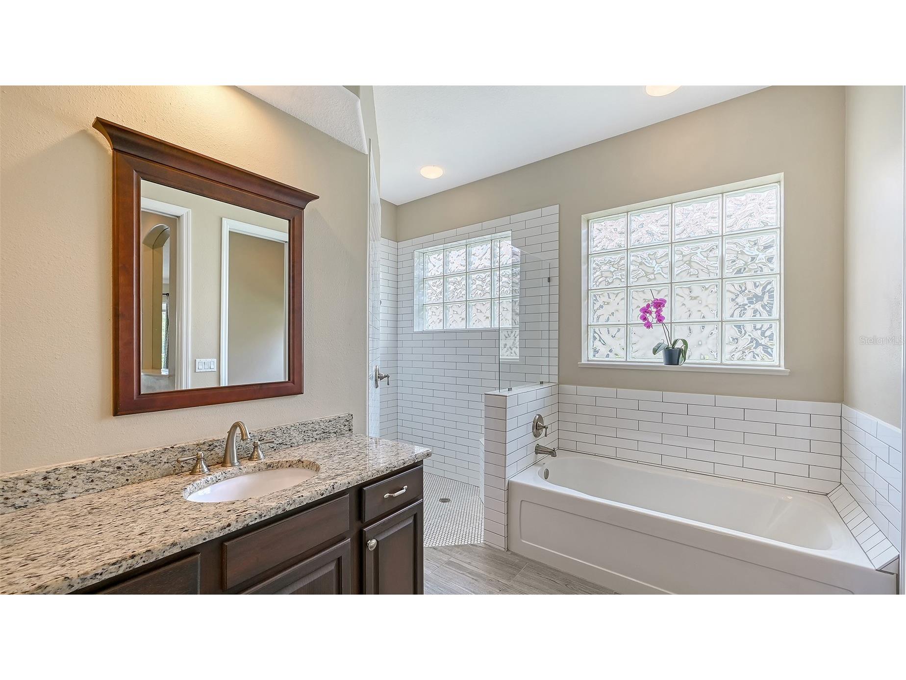 7151 Wainscott Court Sarasota FL 34238 A4695421 image24