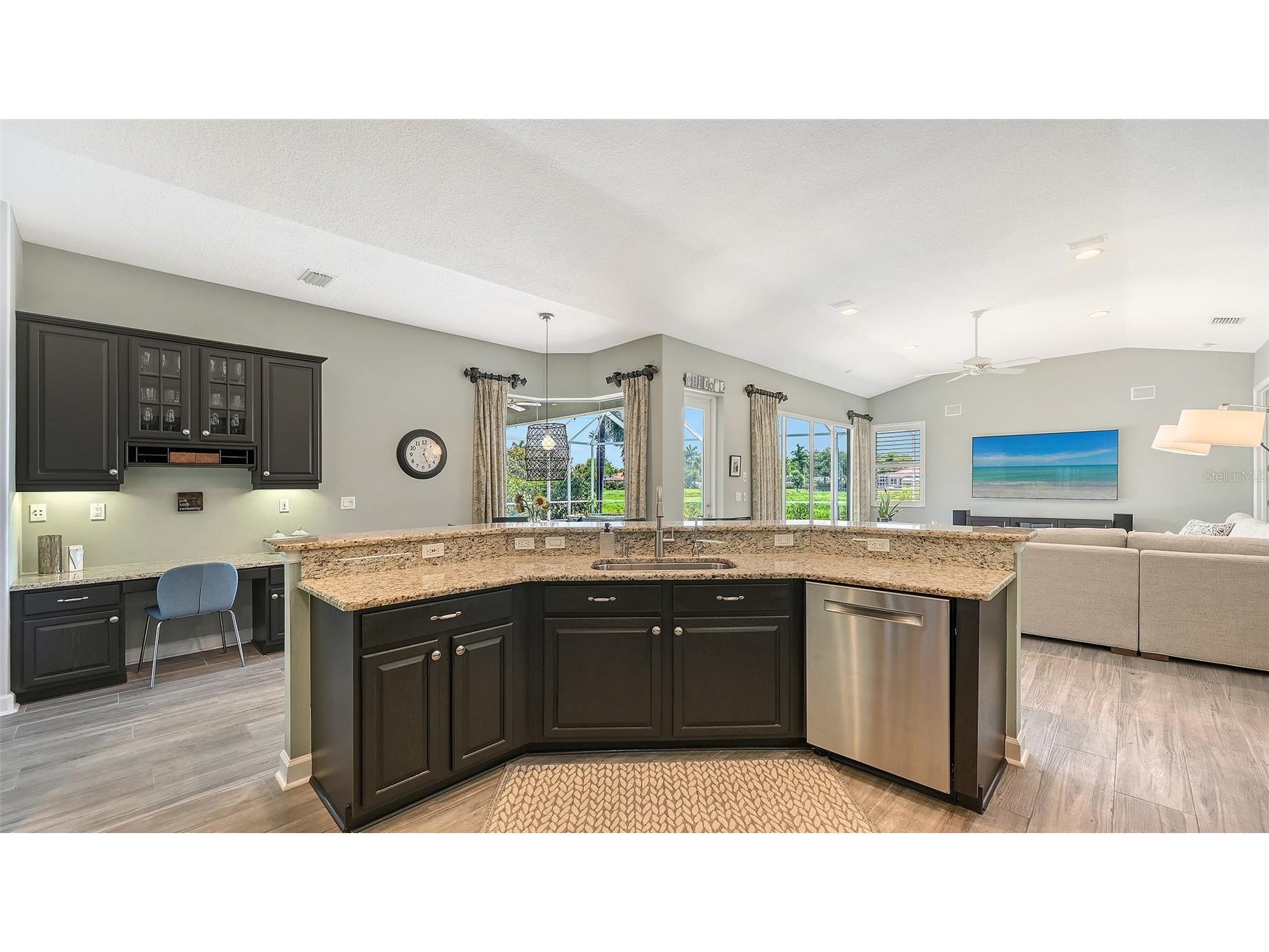 7151 Wainscott Court Sarasota FL 34238 A4695421 image32