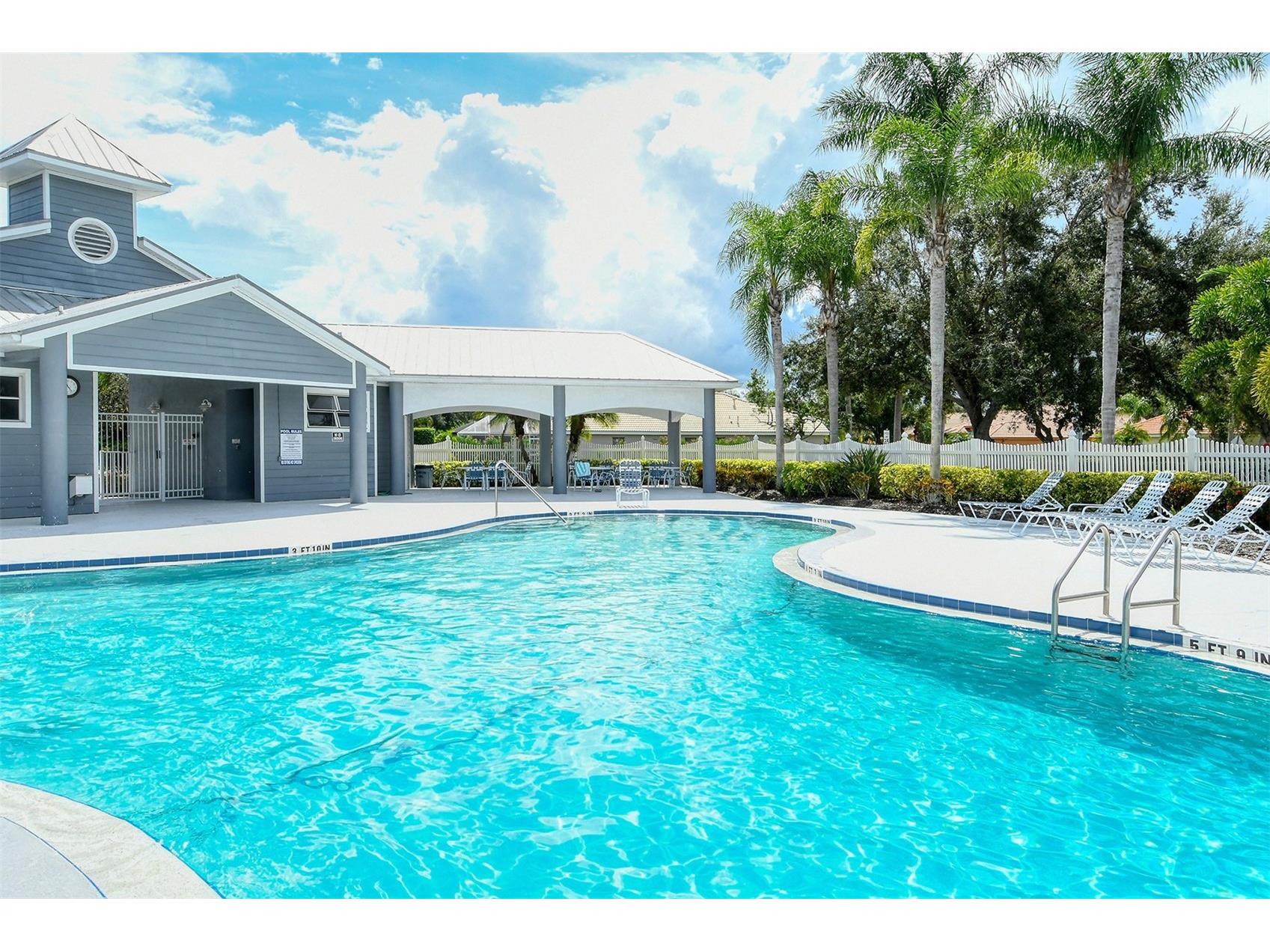 7151 Wainscott Court Sarasota FL 34238 A4695421 image63