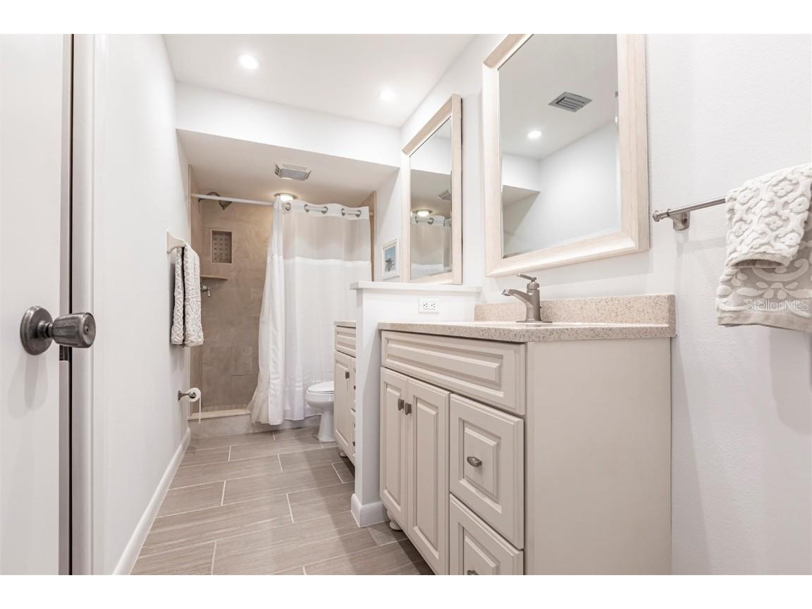 7151 Wood Creek Drive #205 Sarasota FL 34231 A4644169 image15