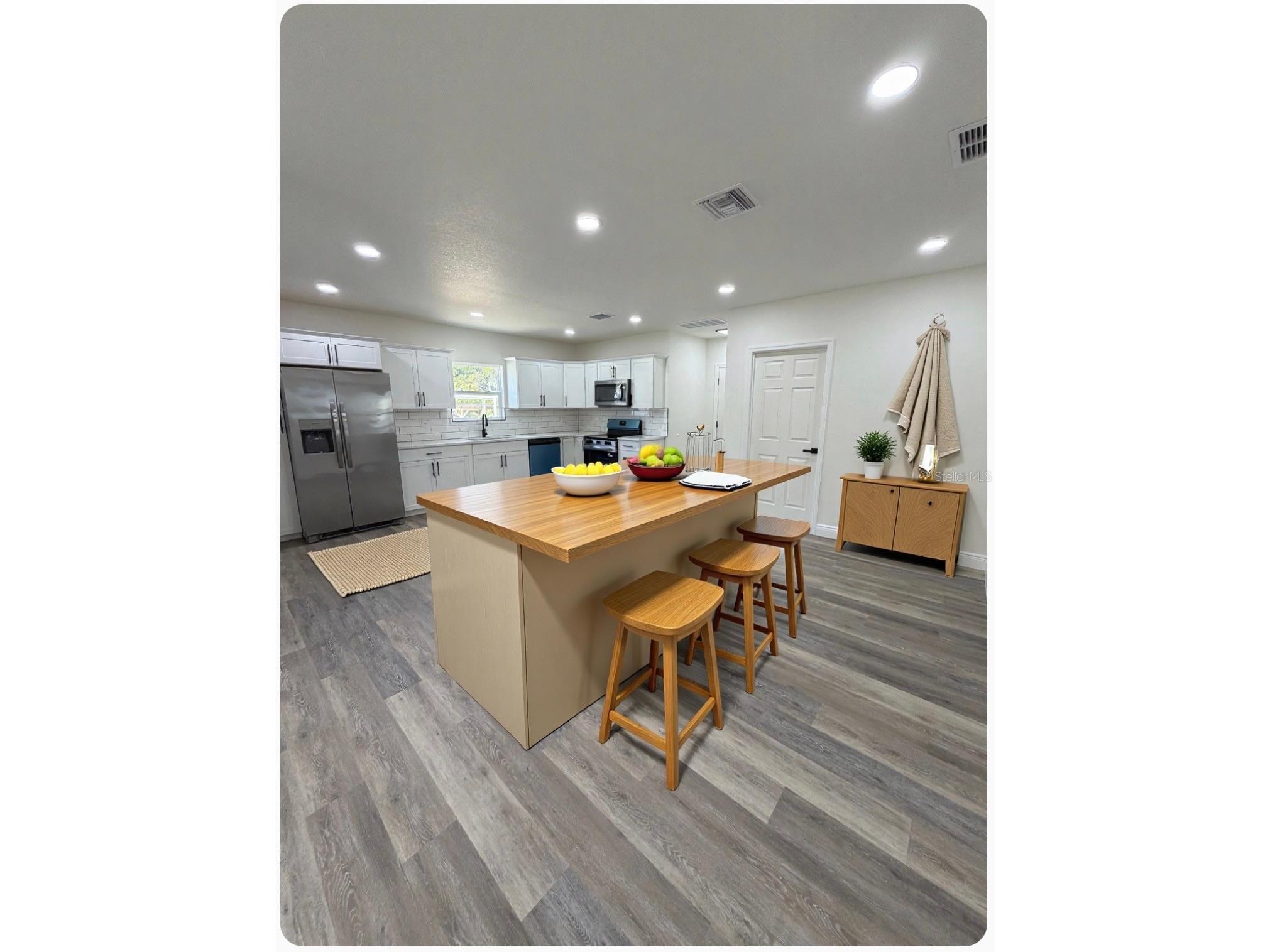 7152 Palm Avenue Leesburg FL 34788 - LAKE GRIFFIN G5112139 image3