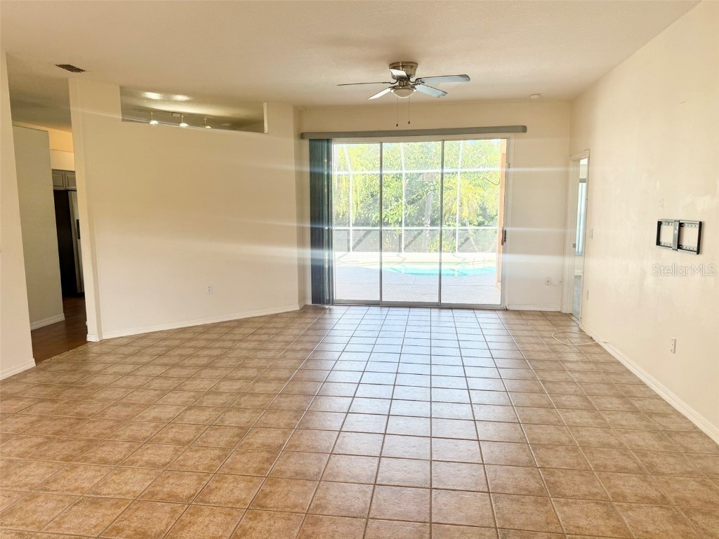 7157 42nd Court E Sarasota FL 34243 A4671181 image9