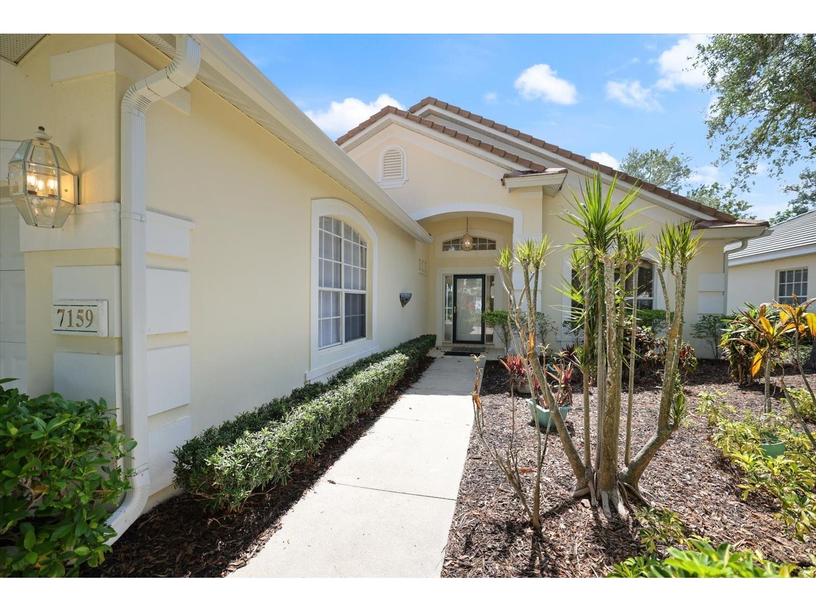 7159 Victoria Circle University Park FL 34201 A4697683 image1