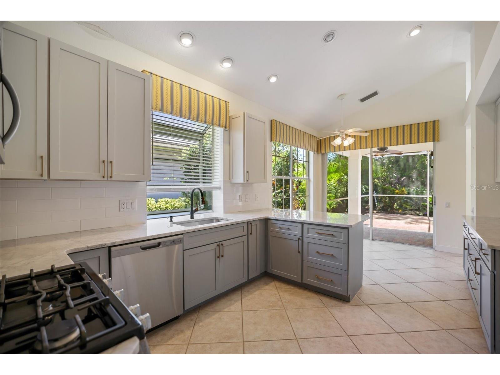 7159 Victoria Circle University Park FL 34201 A4697683 image10