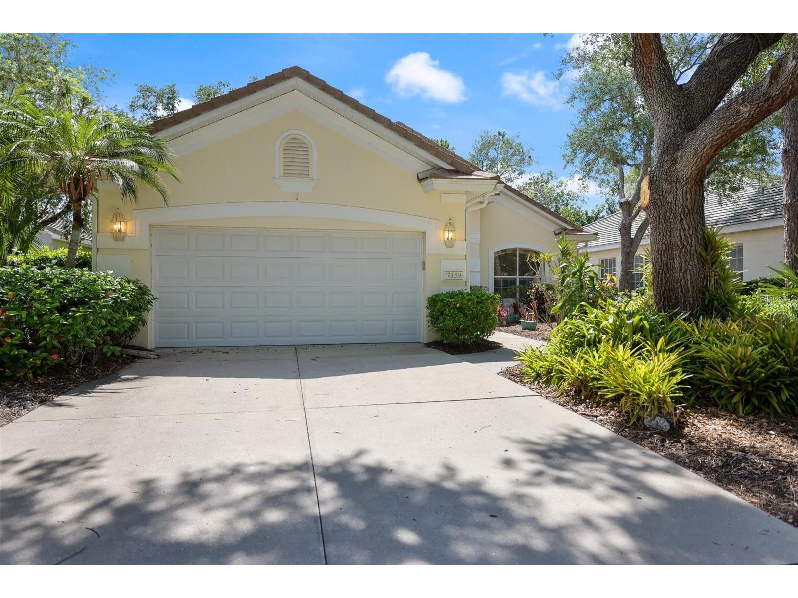 7159 Victoria Circle University Park FL 34201 A4697683 image2