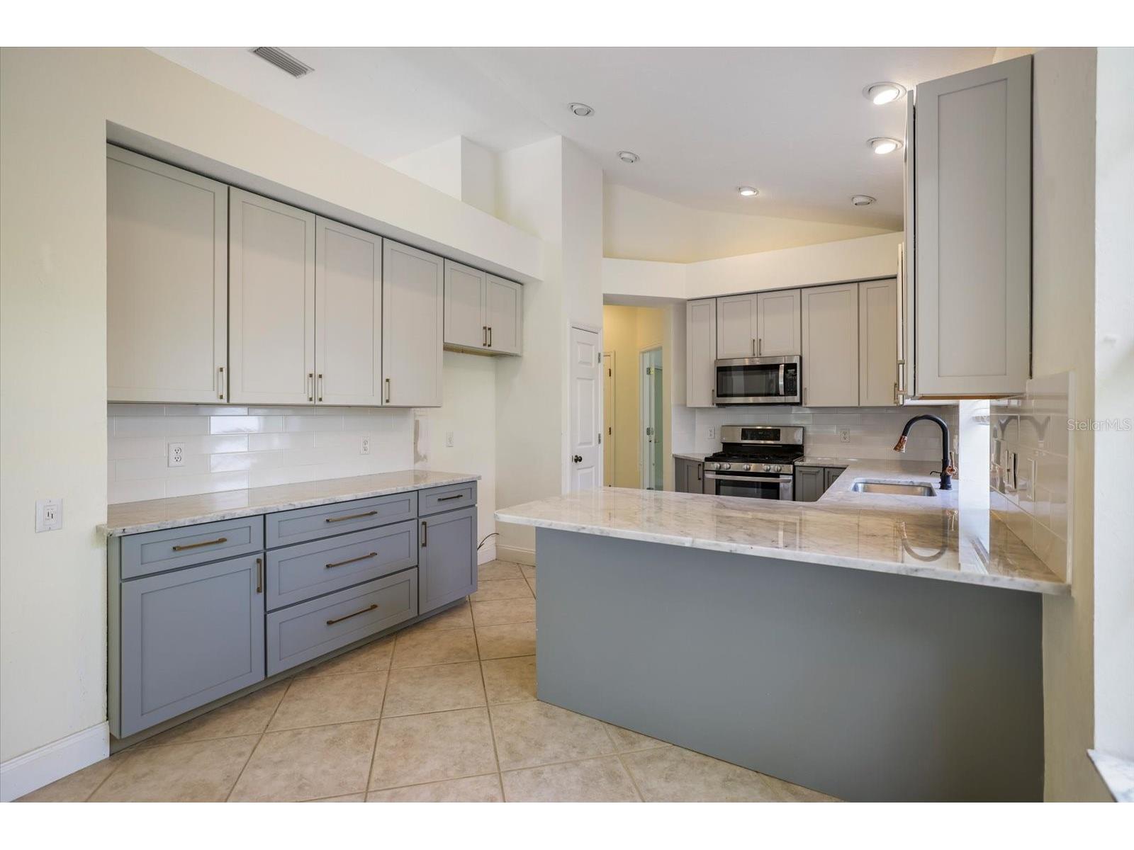 7159 Victoria Circle University Park FL 34201 A4697683 image9