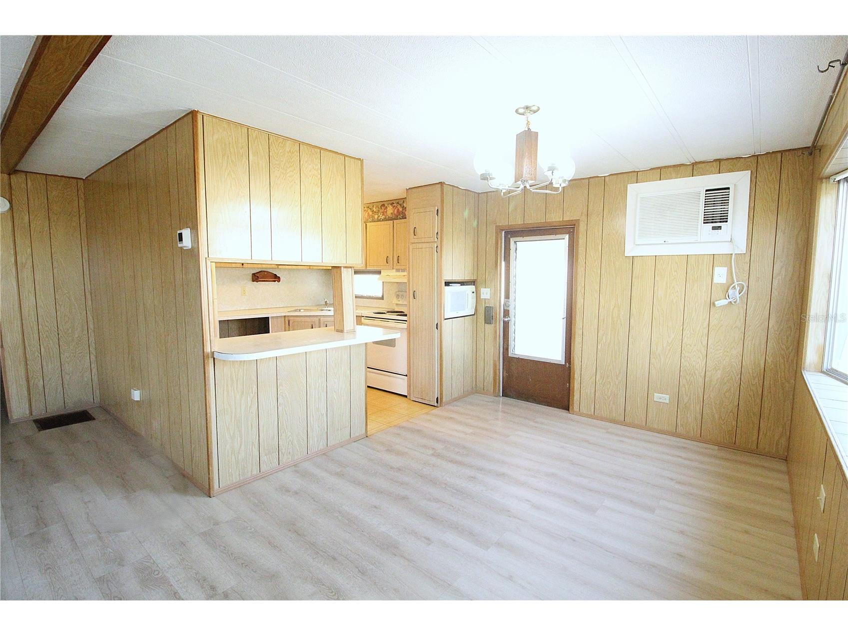 716 49th Avenue W Bradenton FL 34207 A4682053 image6