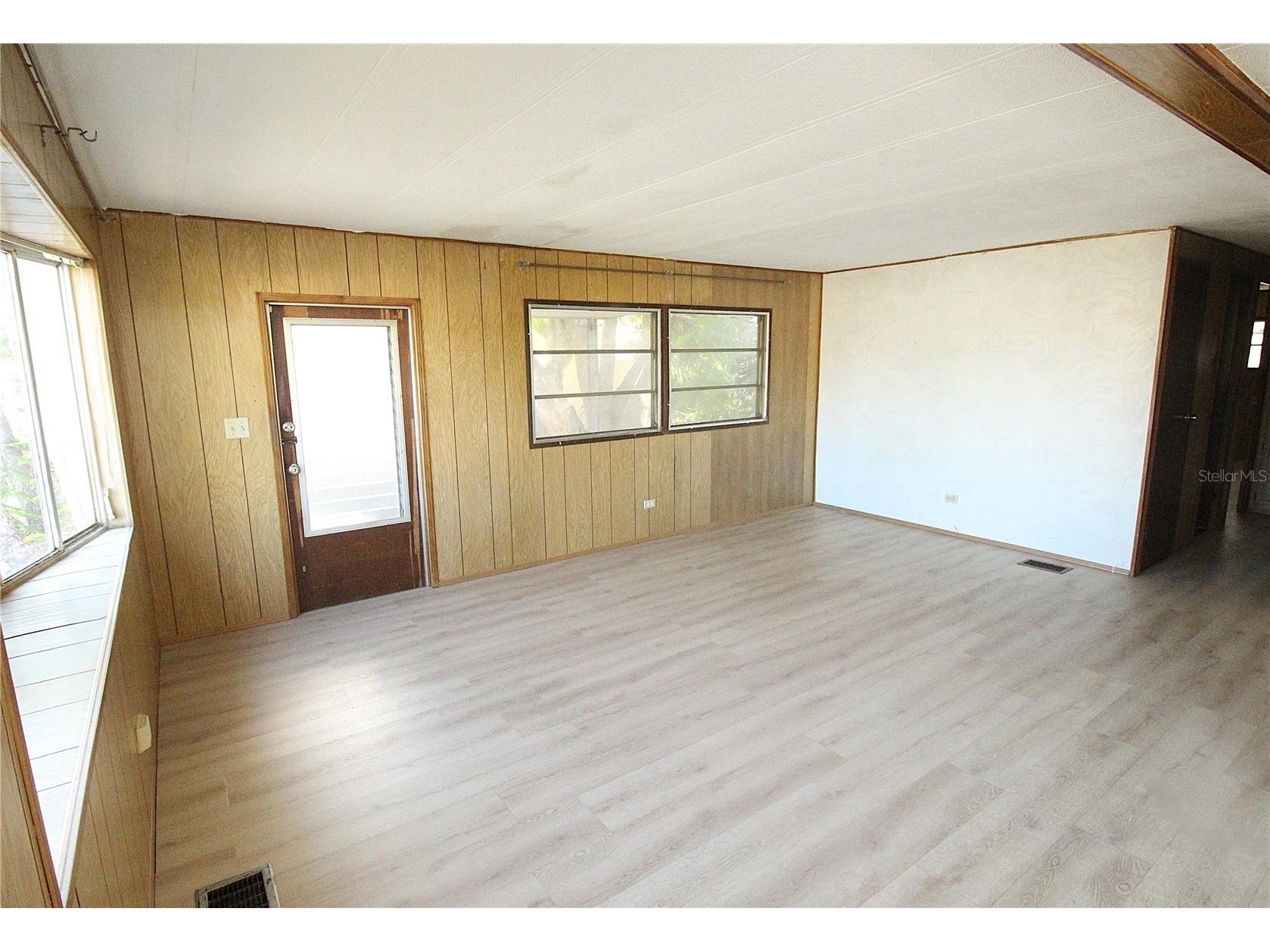 716 49th Avenue W Bradenton FL 34207 A4682053 image7