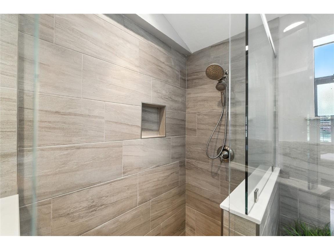 716 62nd Avenue S Saint Petersburg FL 33705 TB8420203 image20