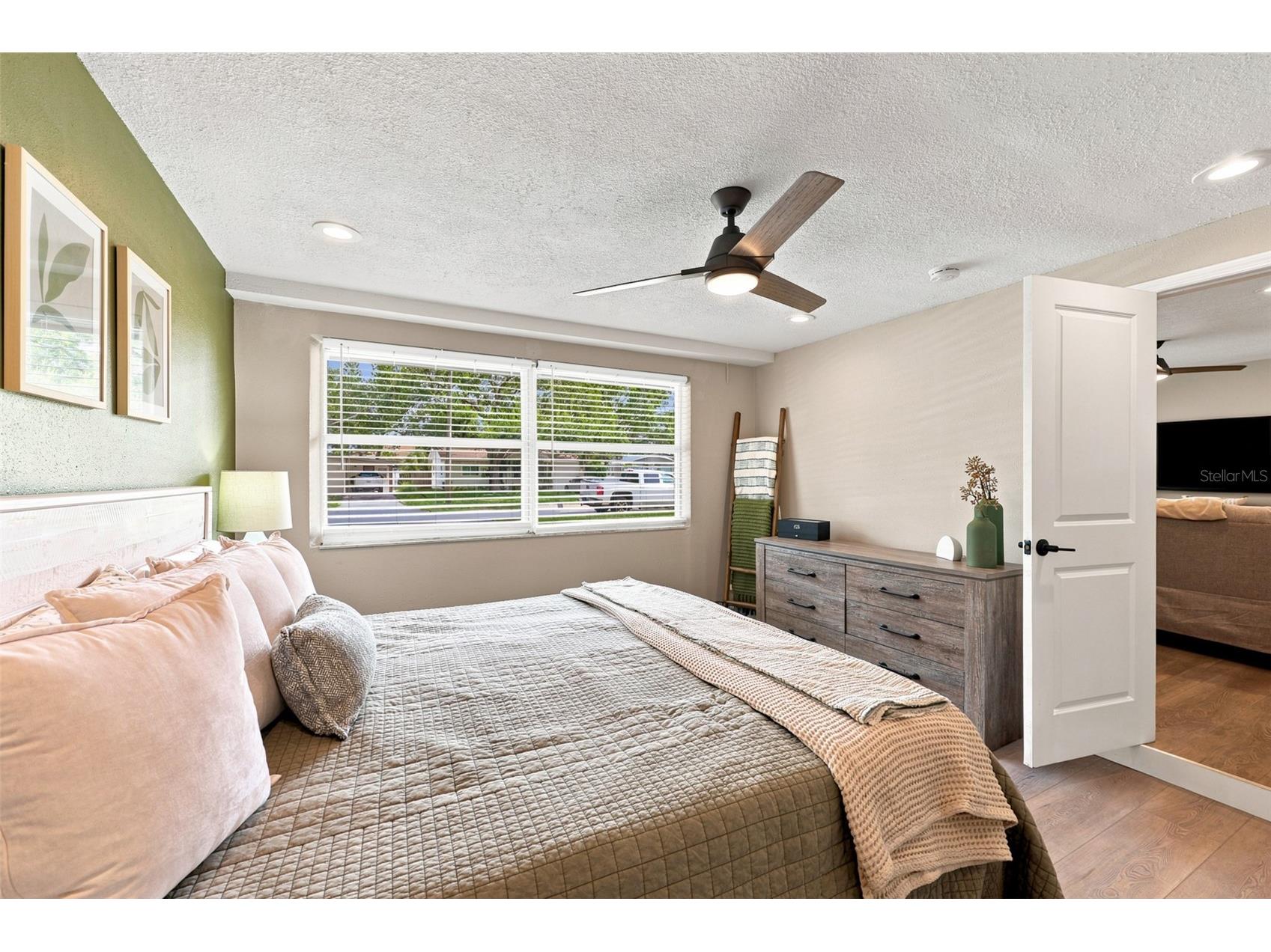 716 75th Avenue N Saint Petersburg FL 33702 TB8530080 image13