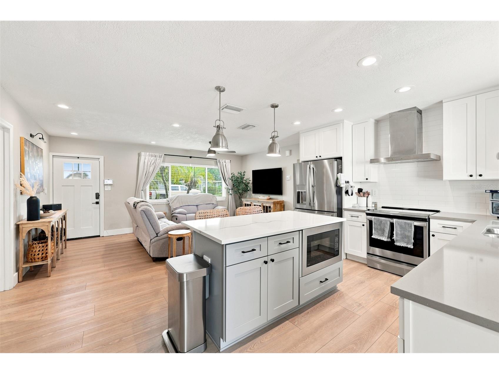 716 75th Avenue N Saint Petersburg FL 33702 TB8530080 image7
