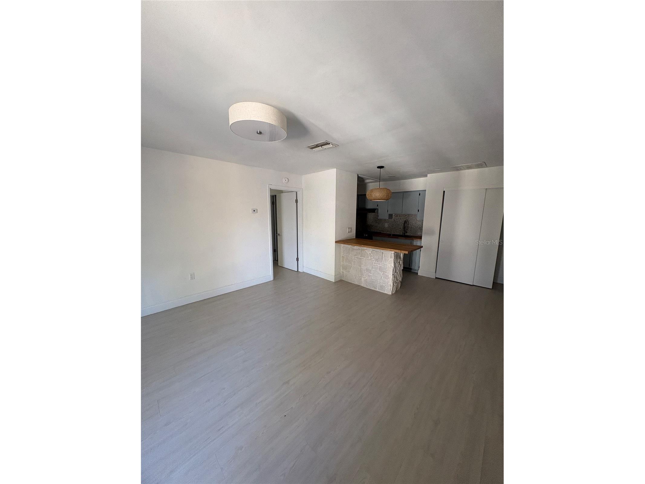 716 Angelina Lane #B Lakeland FL 33801 L4961873 image2