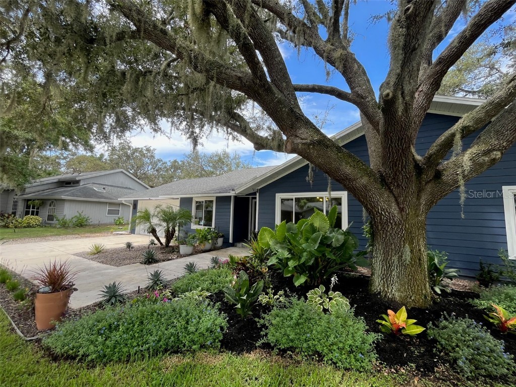 716 Forestview Drive Sarasota FL 34232 A4578456 image1