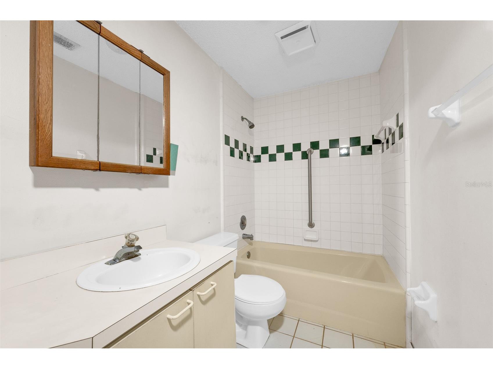 716 Grove Avenue Orlando FL 32805 O6360550 image17