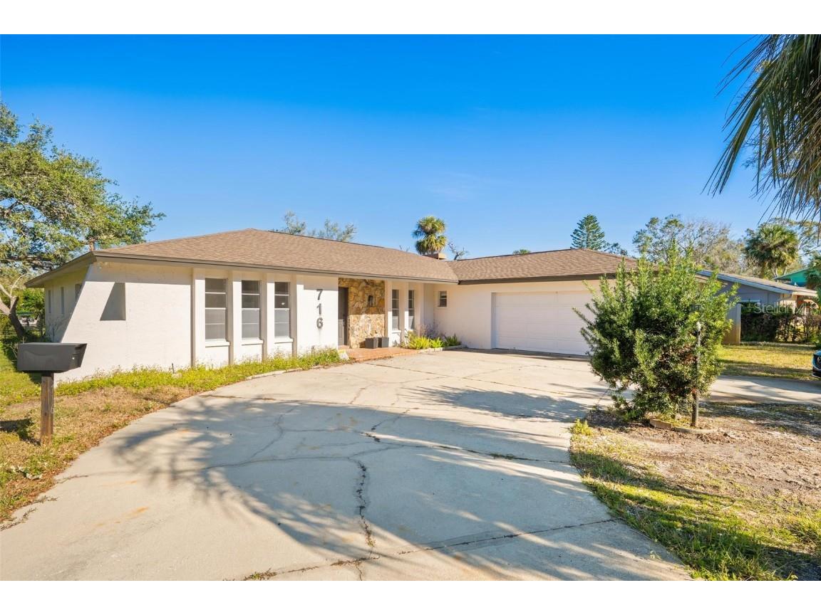 716 Riverside Drive Tarpon Springs FL 34689 W7871983 image1