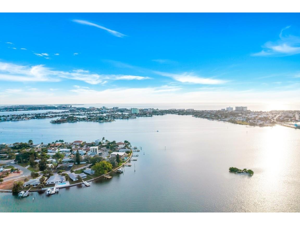 7160 S Shore Drive S S Pasadena FL 33707 - BOCA CIEGA BAY U8146672 image1