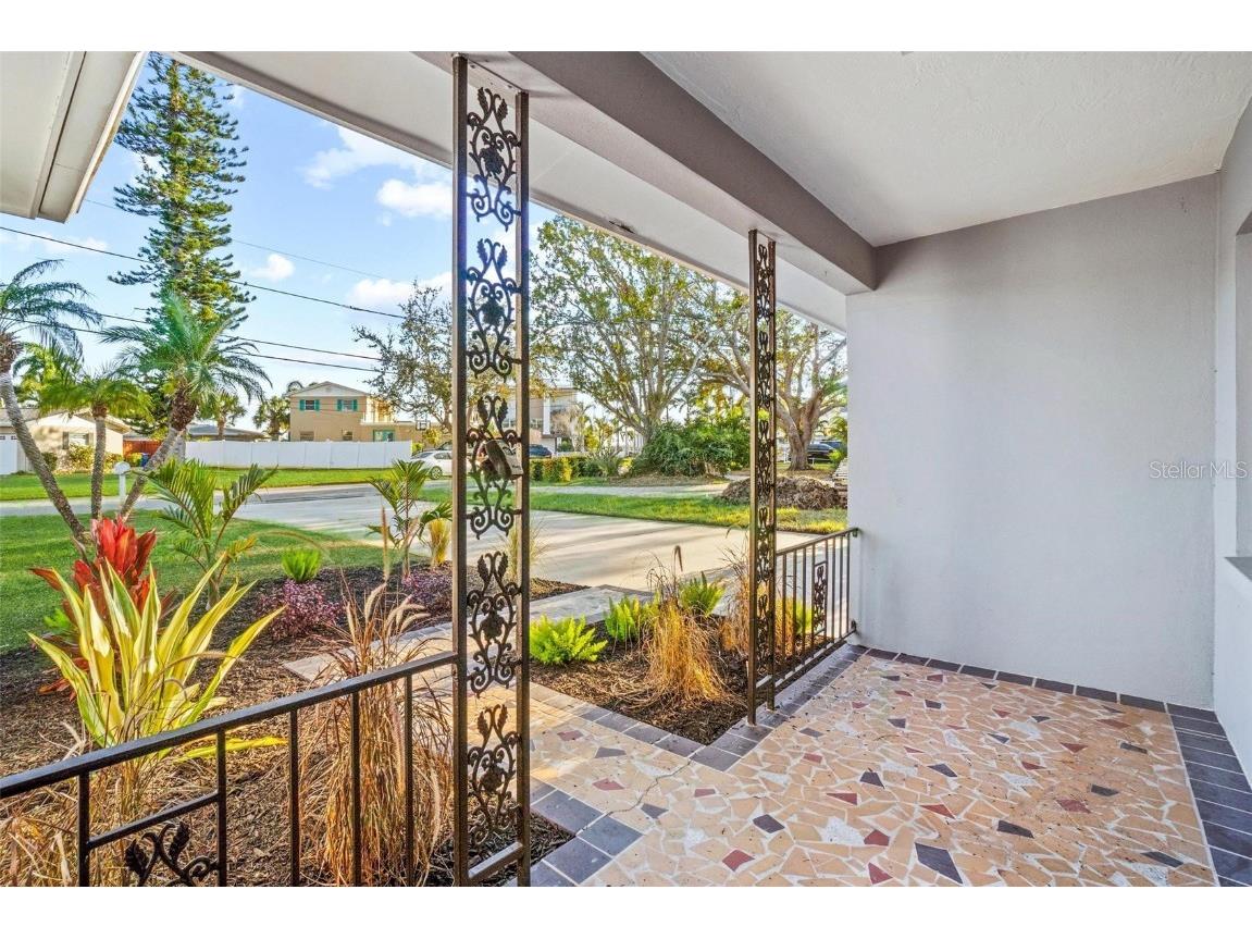 7160 S Shore Drive South Pasadena FL 33707 - BOCA CIEGA BAY TB8442323 image3