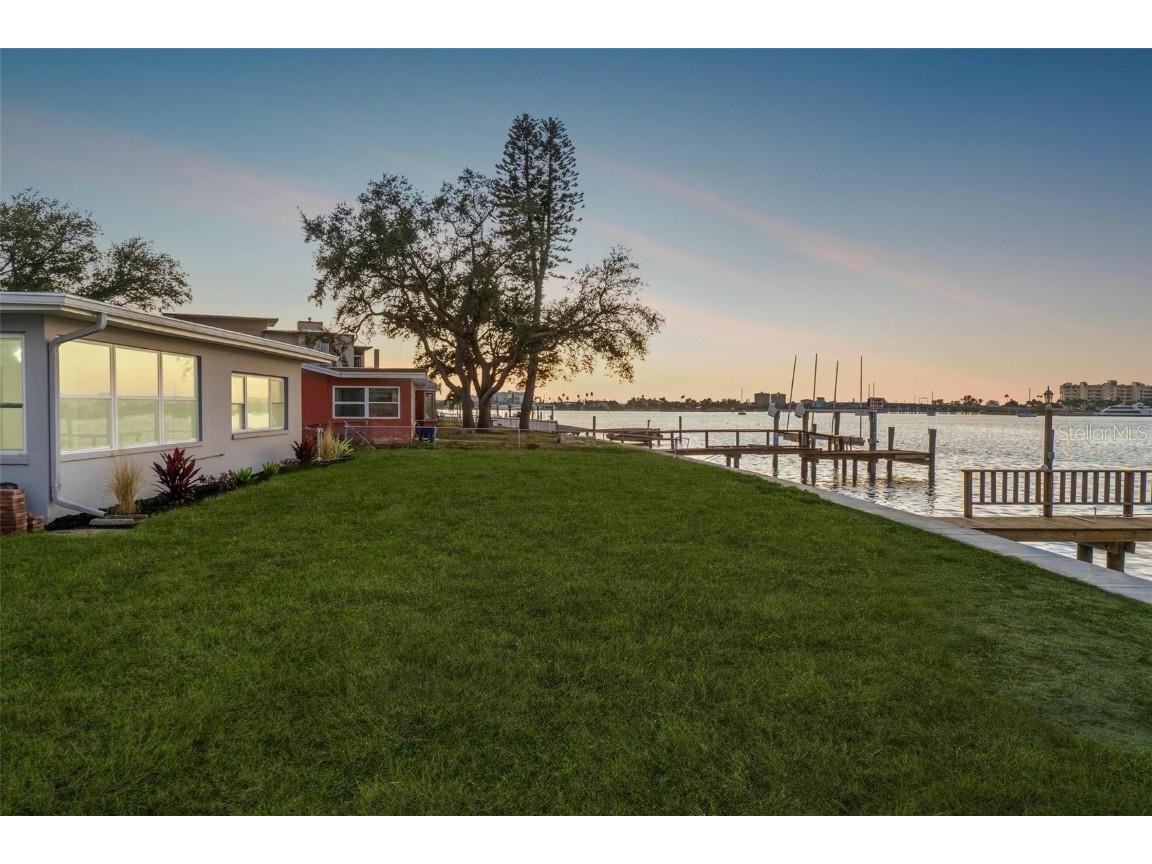 7160 S Shore Drive South Pasadena FL 33707 - BOCA CIEGA BAY TB8442323 image5