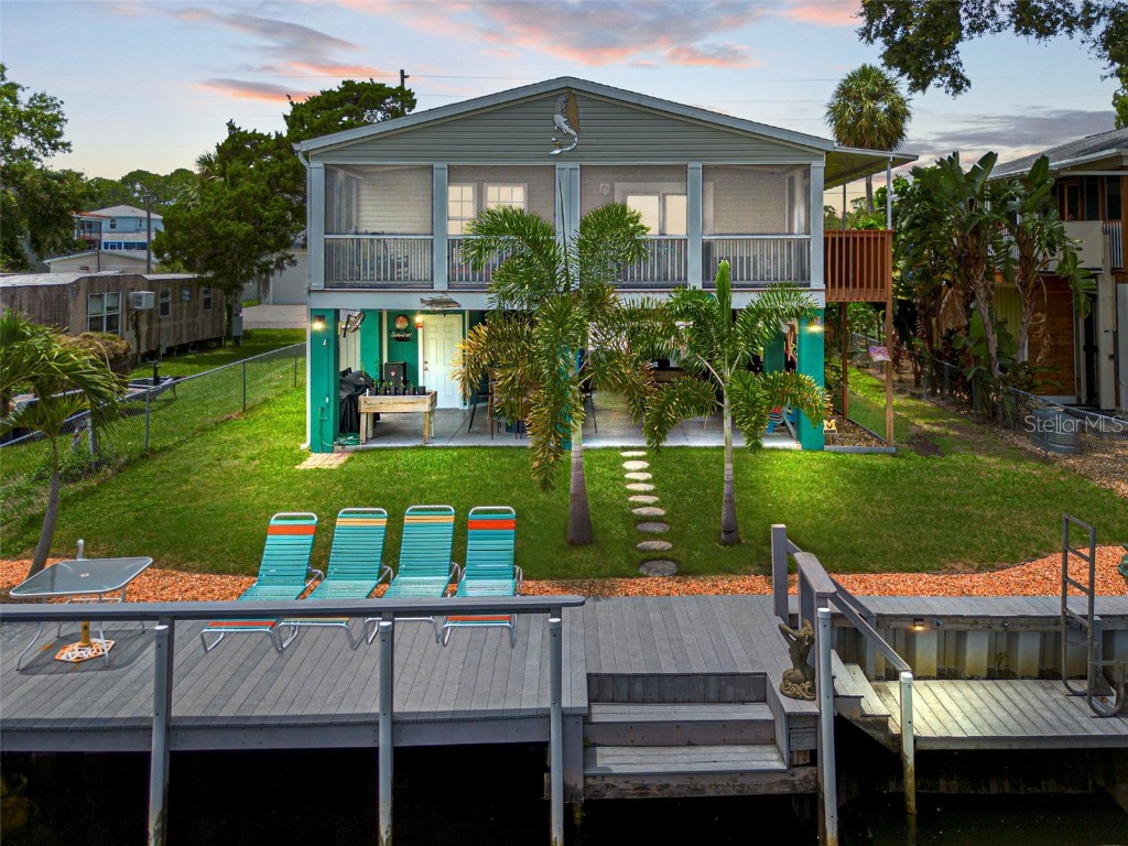 7164 Westwind Street Weeki Wachee FL 34607 - BRACKISH CANAL TO WEEKI WACHEE W7866988 image1