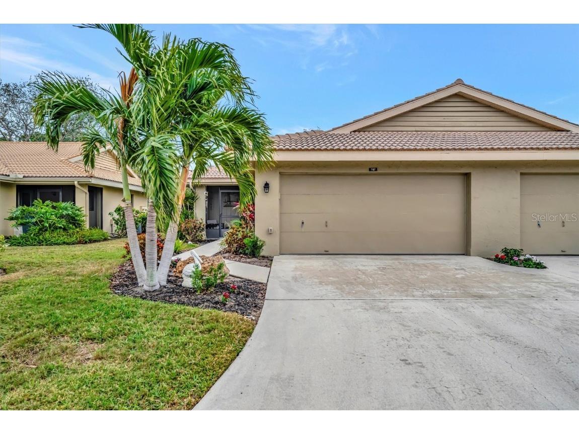 7167 Wood Creek Drive #3 Sarasota FL 34231 A4636140 image1