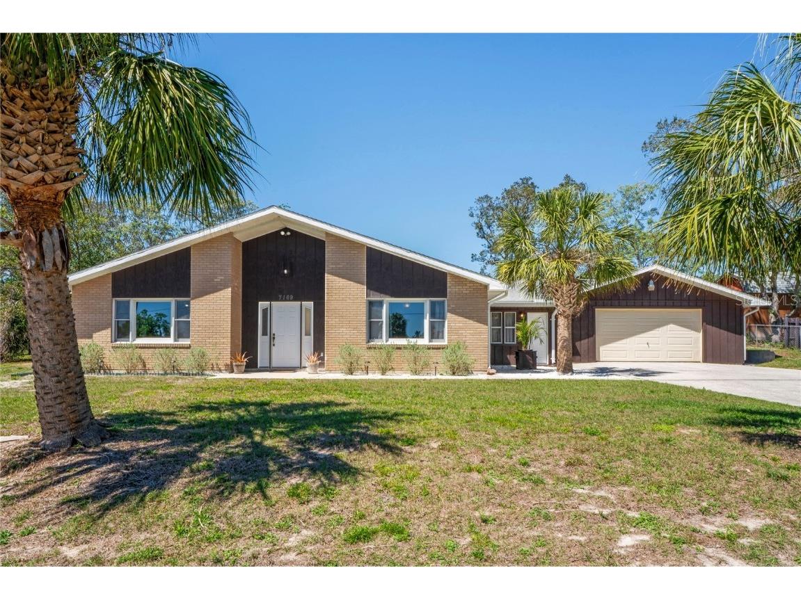 7169 Spruce Drive Weeki Wachee FL 34607 TB8365788 image1