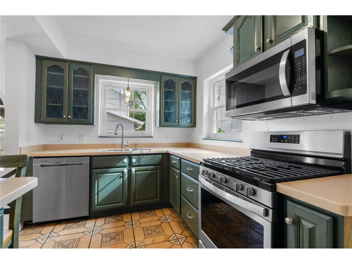 717 19th Avenue N Saint Petersburg FL 33704 TB8452797 image13