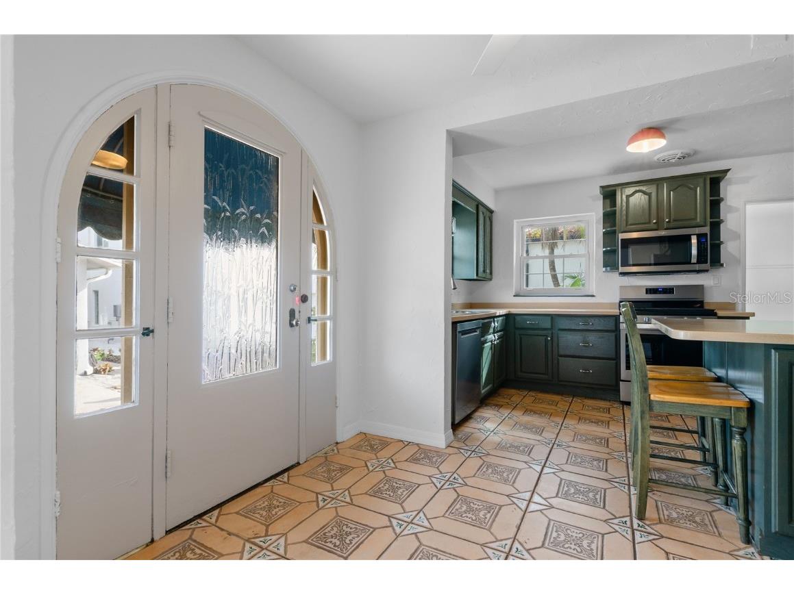 717 19th Avenue N Saint Petersburg FL 33704 TB8452797 image16