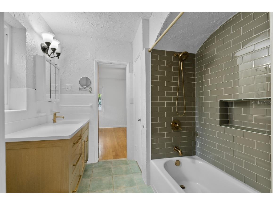 717 19th Avenue N Saint Petersburg FL 33704 TB8452797 image19