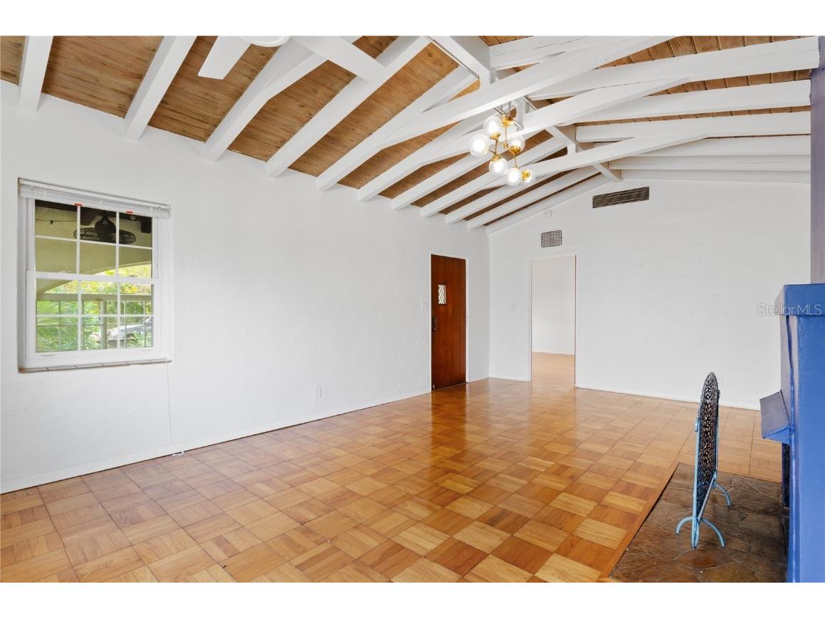 717 19th Avenue N Saint Petersburg FL 33704 TB8452797 image9