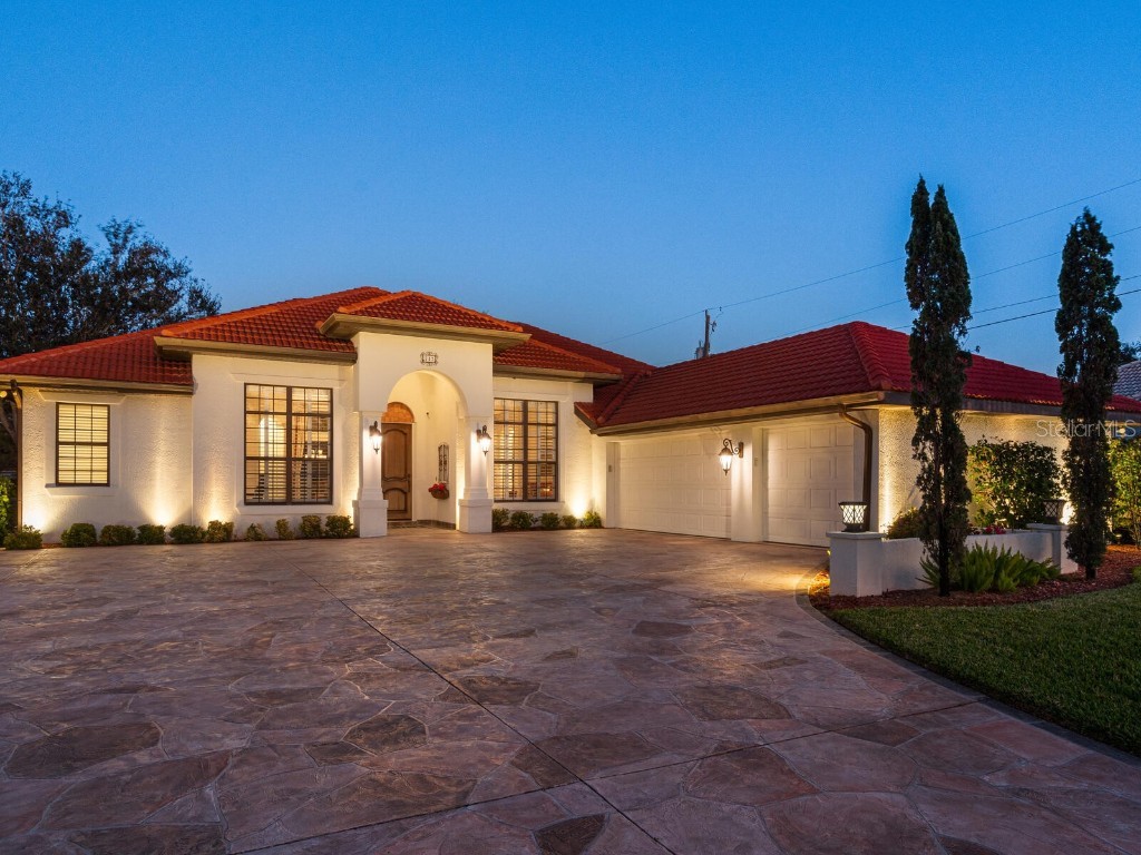 717 Armada Road N Venice FL 34285 N6131461 image1