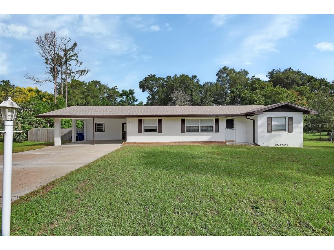 717 E Grove Place Deland FL 32724 V4945250 image1